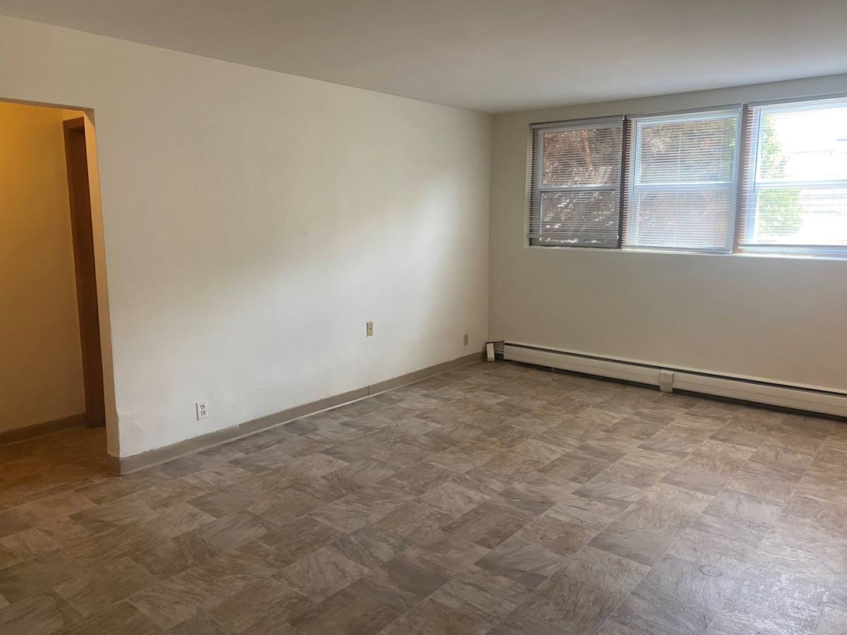 Apartment for rent at 1001 15 E, Minneapolis, MN 55423