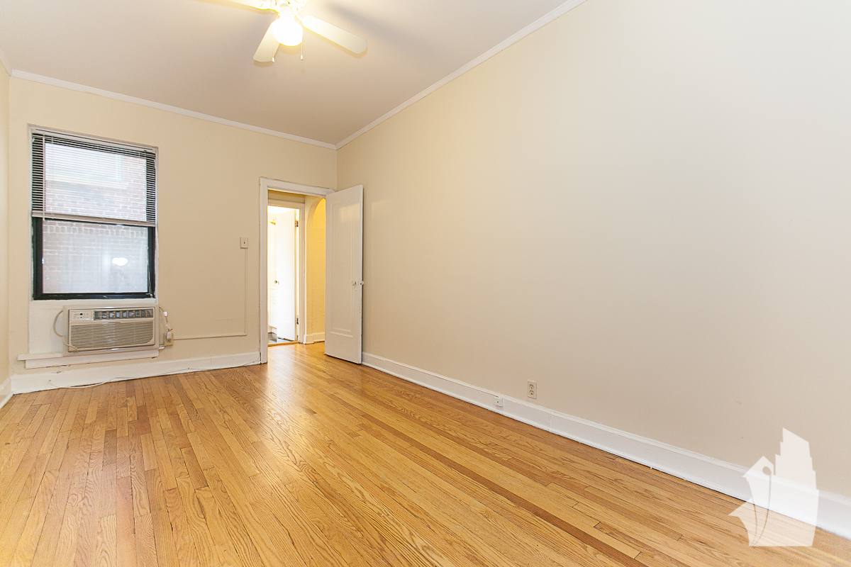Apartment for rent at 536 W Arlington Place #204, Chicago, IL 60614