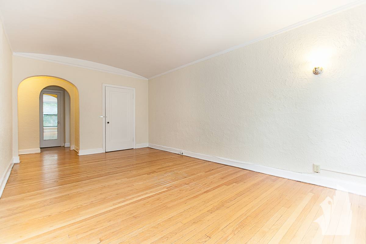 Apartment for rent at 536 W Arlington Place #204, Chicago, IL 60614