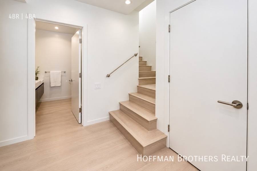 Townhouse for rent at 18227 Coastline Dr, Malibu, CA 90265
