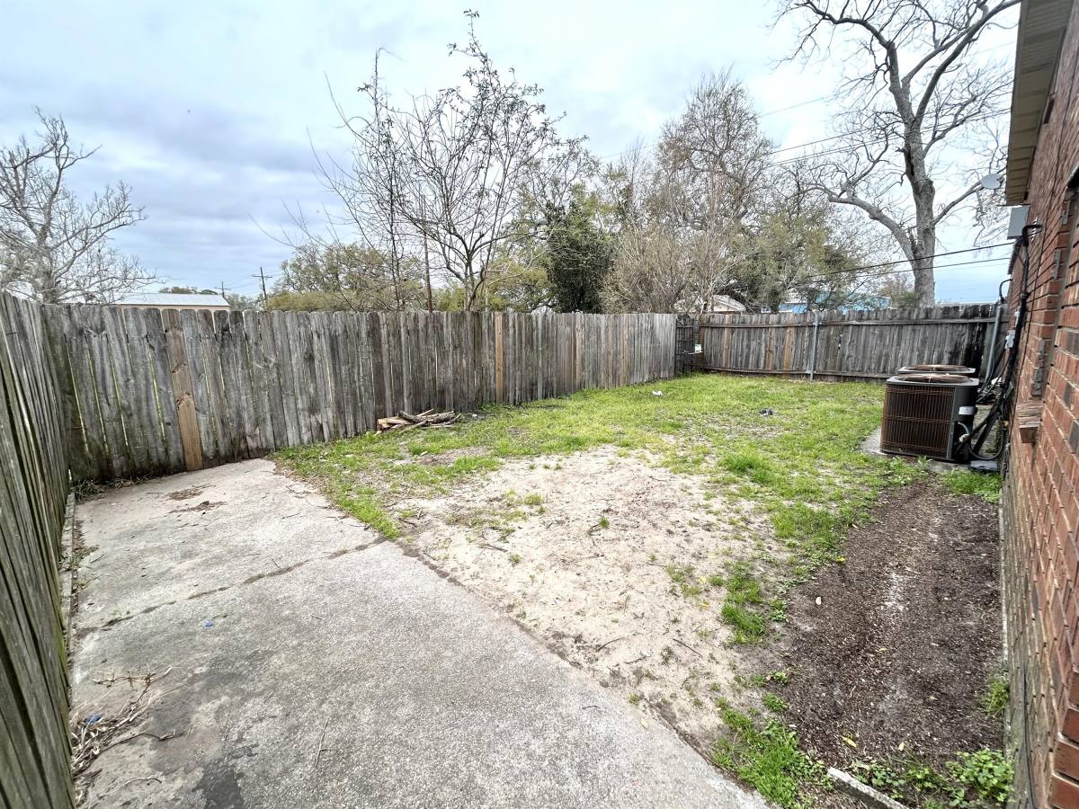 Apartment for rent at 1924 Tusa Dr #B, Violet, LA 70092