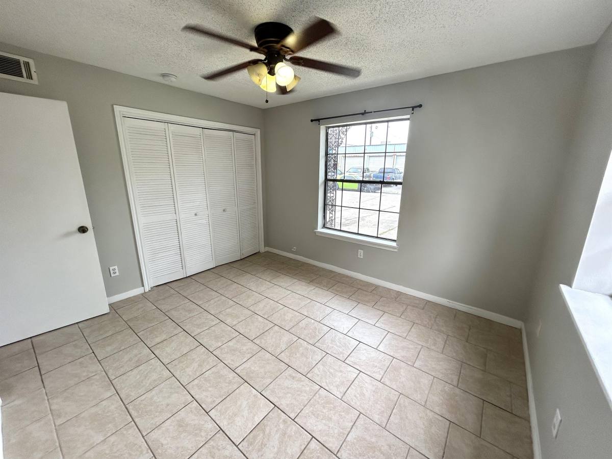 Apartment for rent at 1924 Tusa Dr #B, Violet, LA 70092