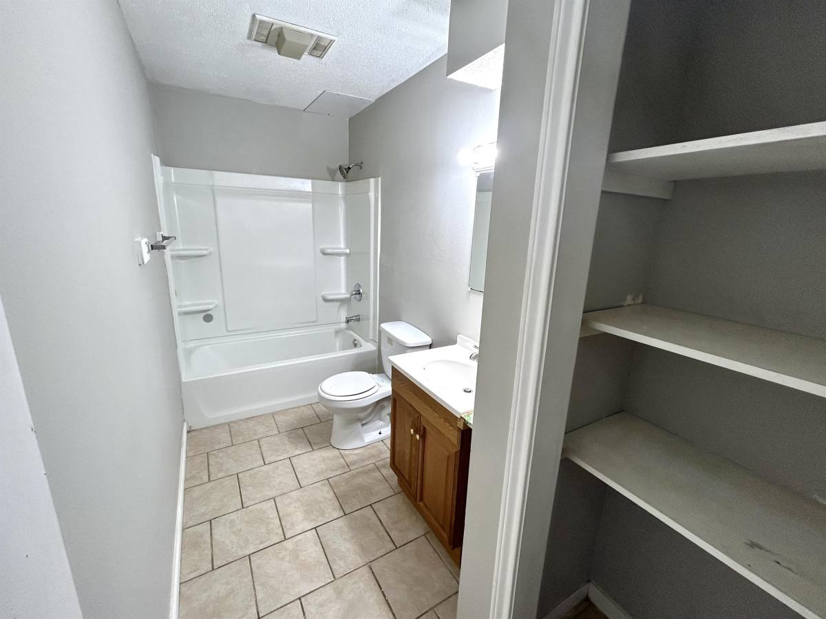 Apartment for rent at 1924 Tusa Dr #B, Violet, LA 70092
