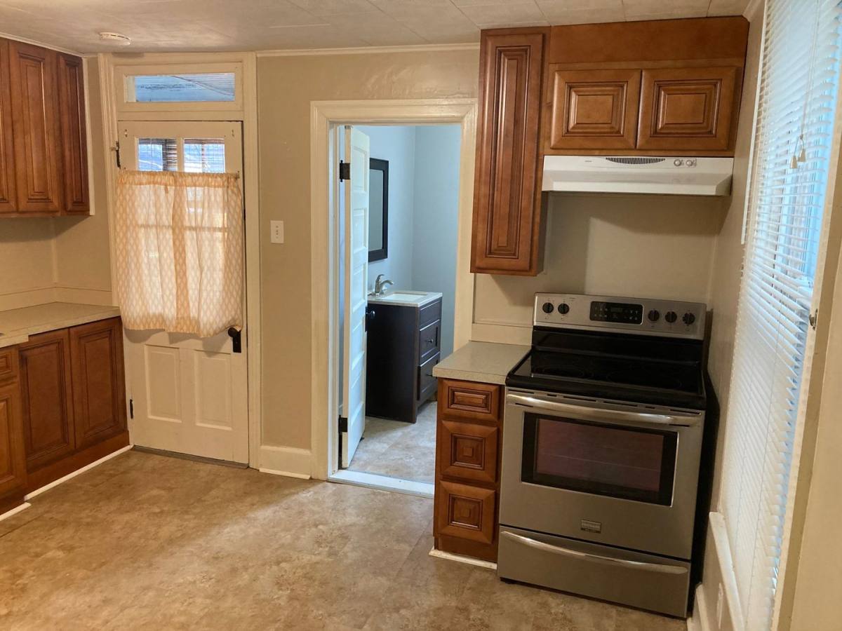 Apartment for rent at 211 W Fourth St, Waynesboro, PA 17268