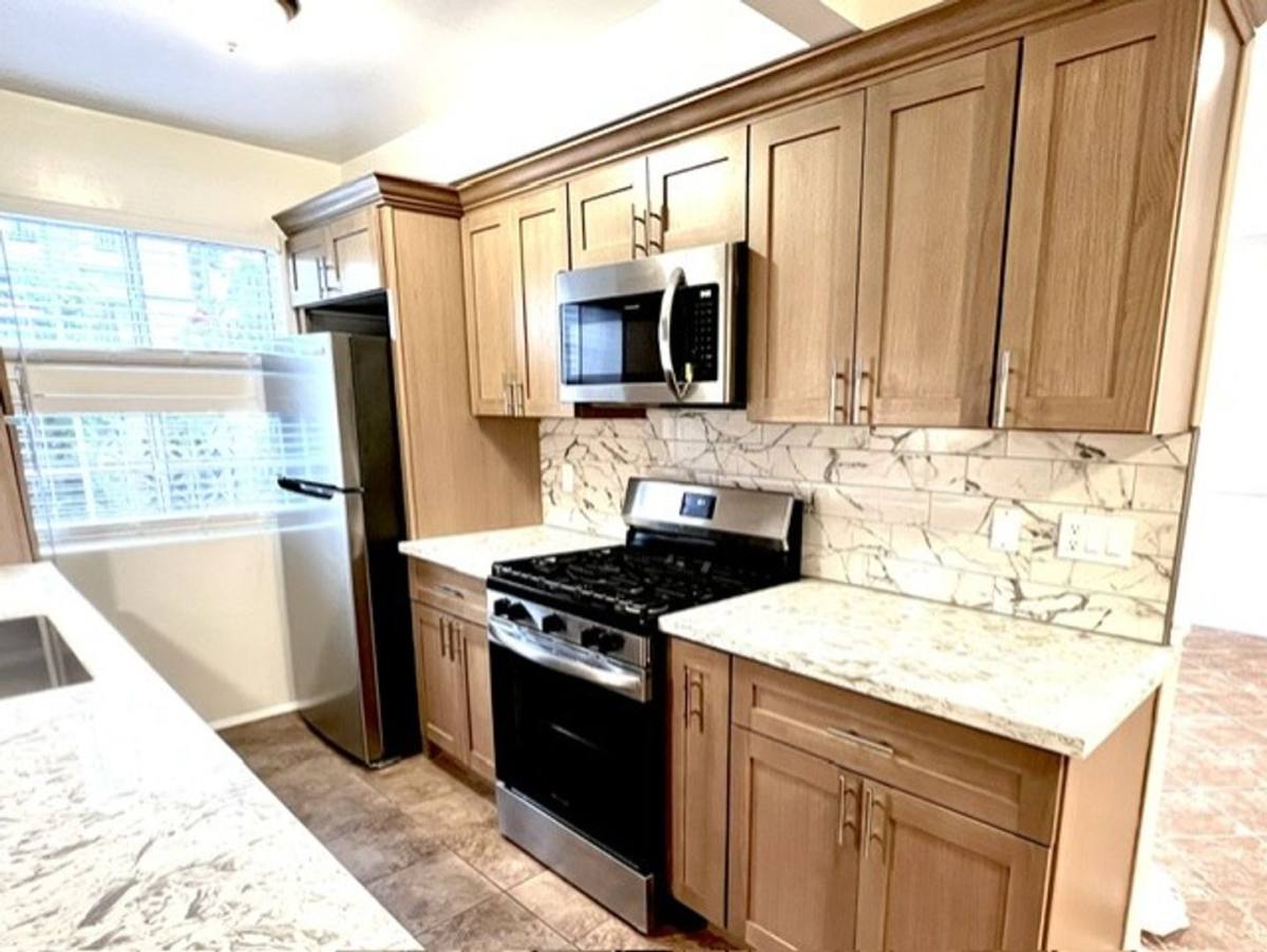 Apartment for rent at 10228-10230 Tabor St, Los Angeles, CA 90034