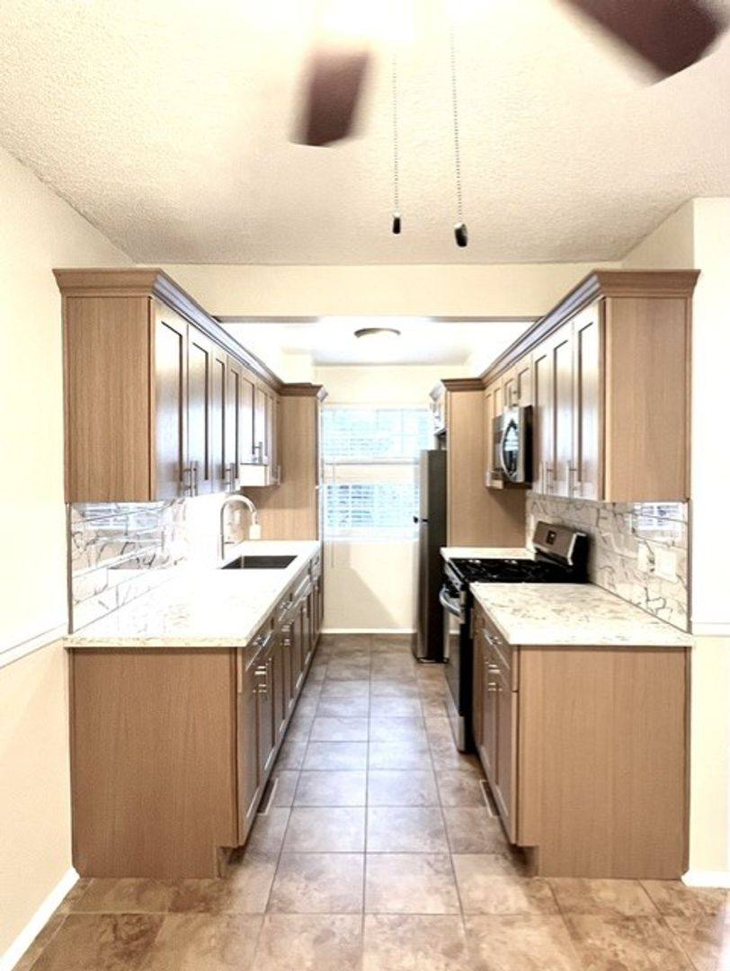 Apartment for rent at 10228-10230 Tabor St, Los Angeles, CA 90034