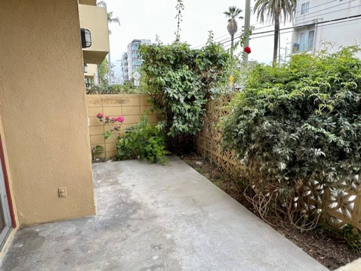 Apartment for rent at 10228-10230 Tabor St, Los Angeles, CA 90034
