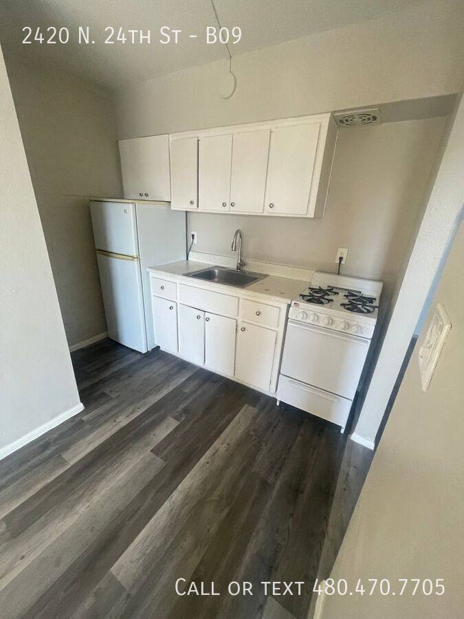 Apartment for rent at 2420 N 24th St #B09, Phoenix, AZ 85008