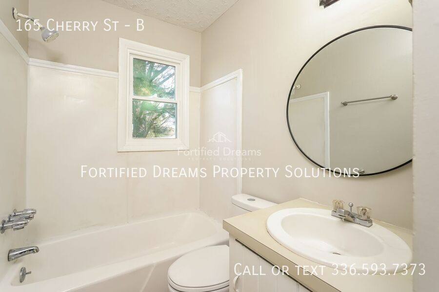 Townhouse for rent at 165 Cherry St #B, Lexington, NC 27292