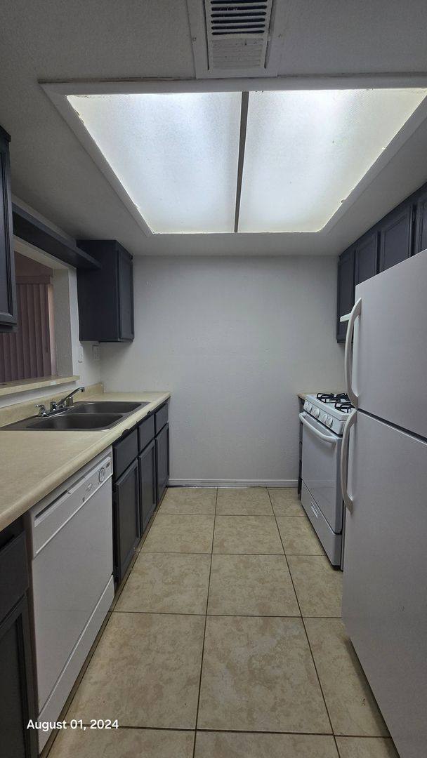 Apartment for rent at 2883 Wheelwright Dr, Las Vegas, NV 89121