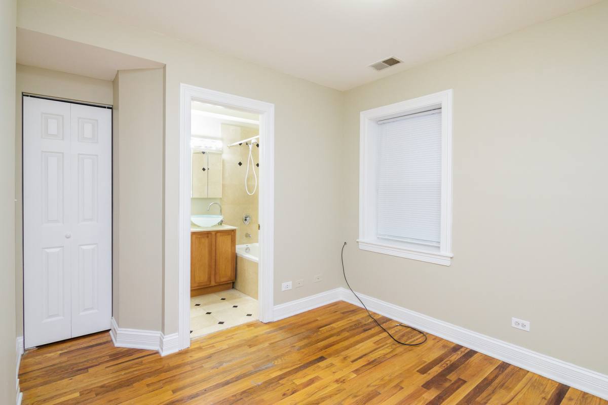 Apartment for rent at 1638 W Greenleaf Ave #2N, Chicago, IL 60626