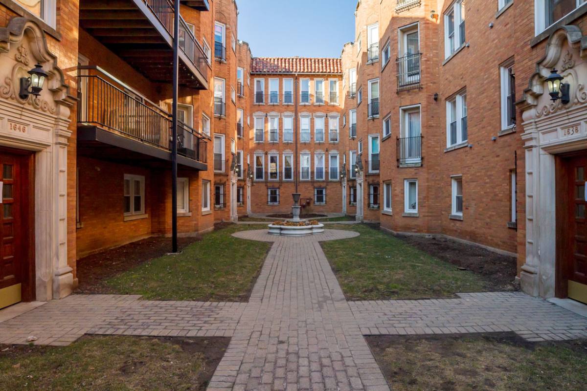Apartment for rent at 1638 W Greenleaf Ave #2N, Chicago, IL 60626