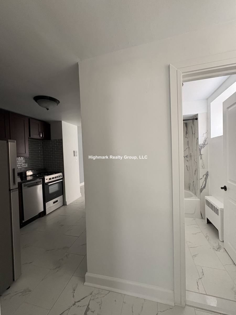 Apartment for rent at 6709 N California Ave #BNT, Chicago, IL 60645