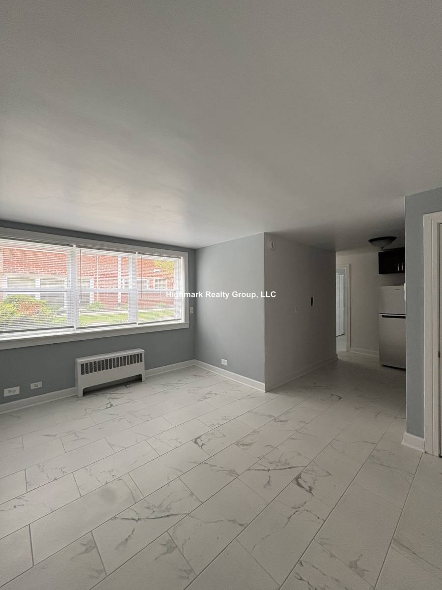 Apartment for rent at 6709 N California Ave #BNT, Chicago, IL 60645
