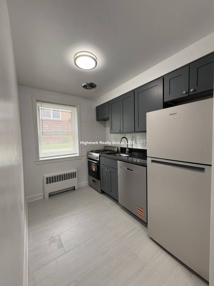 Apartment for rent at 6715 N California Ave #GDN-S, Chicago, IL 60645