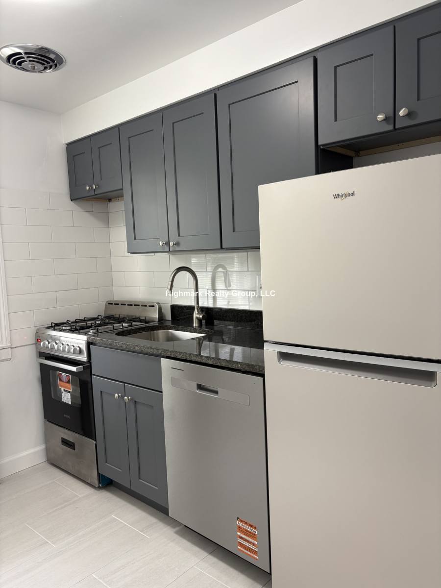 Apartment for rent at 6715 N California Ave #GDN-S, Chicago, IL 60645