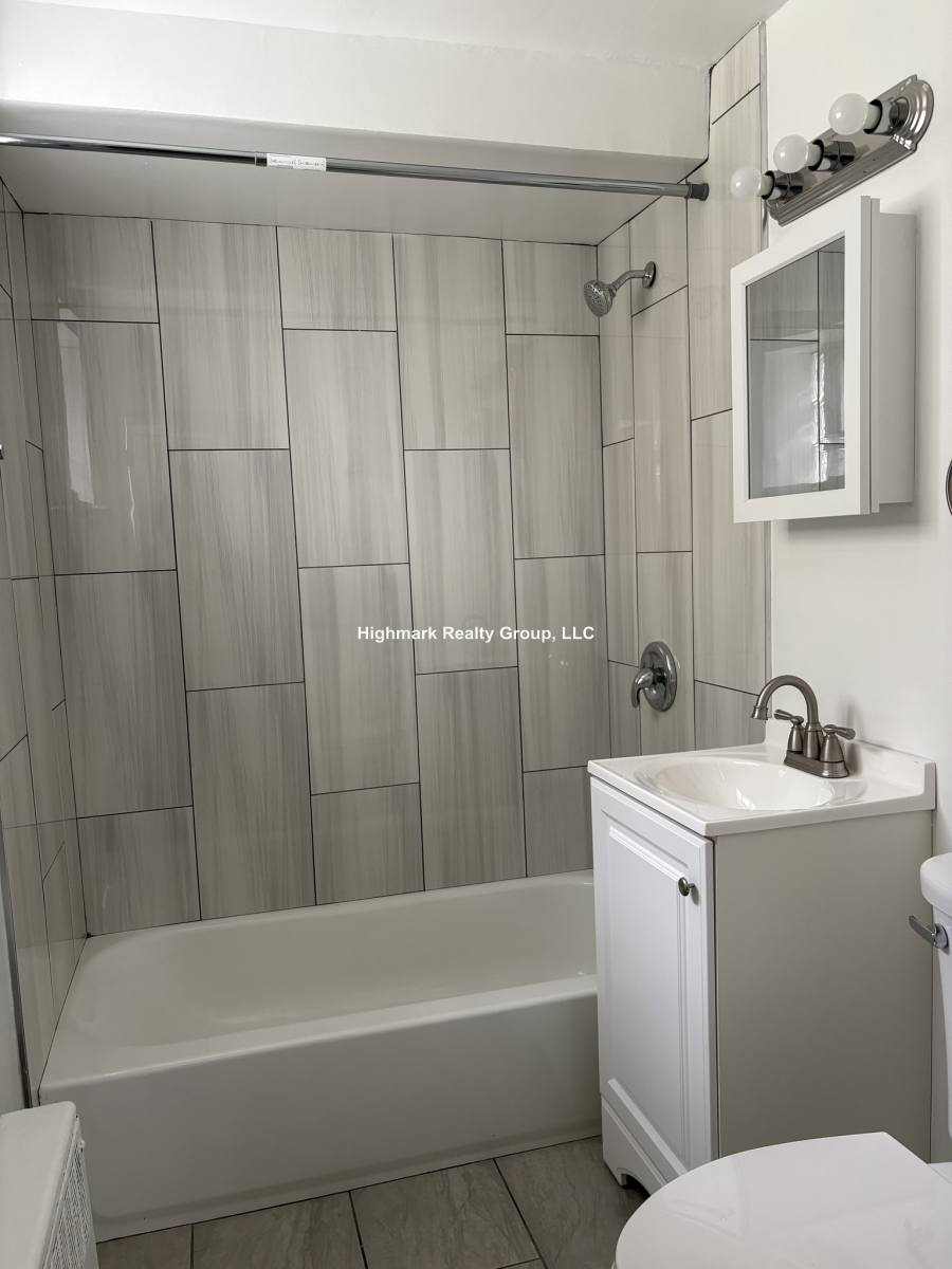 Apartment for rent at 6725 N California Ave #GDN -S, Chicago, IL 60645