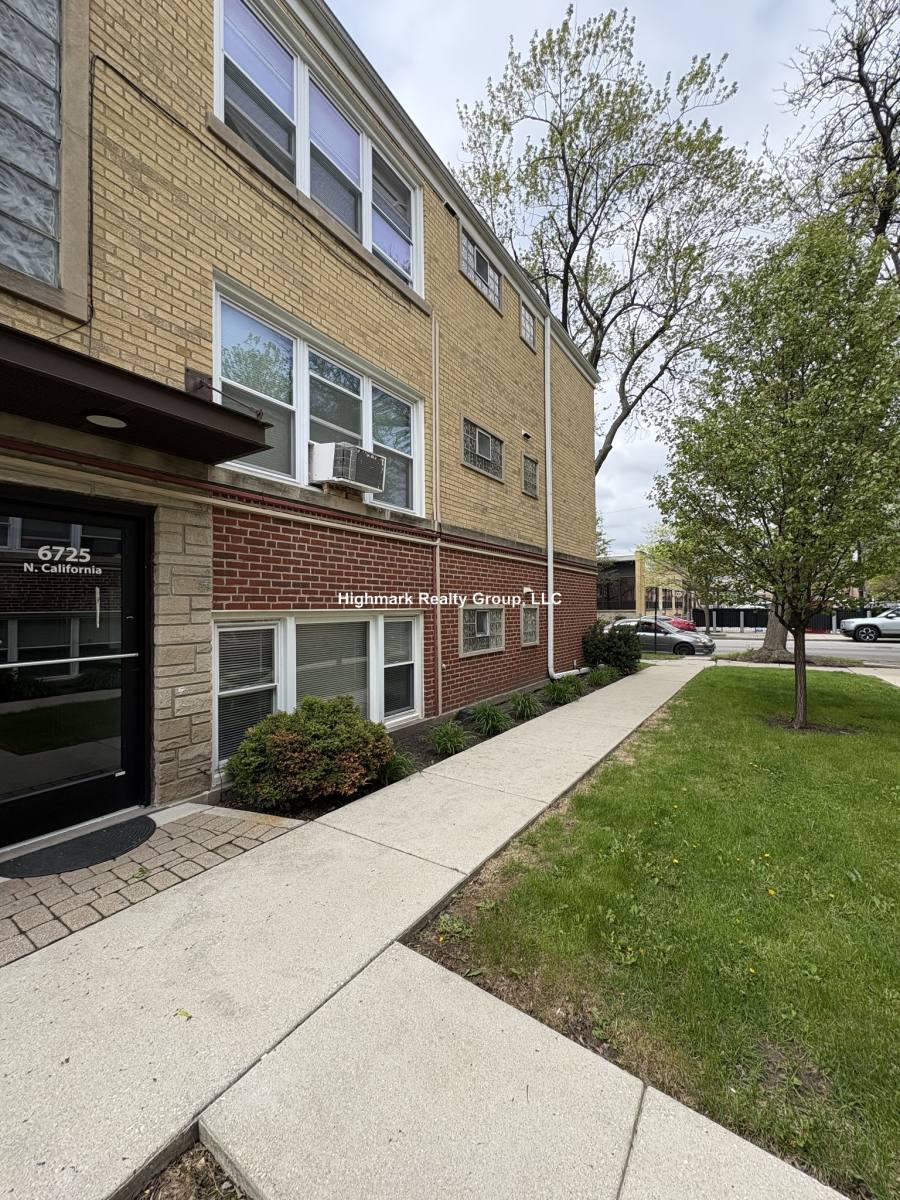 Apartment for rent at 6725 N California Ave #GDN -S, Chicago, IL 60645