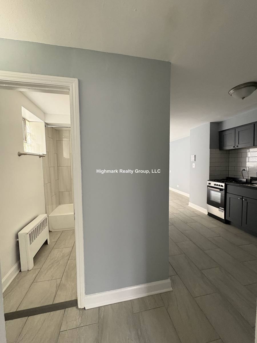 Apartment for rent at 6725 N California Ave #GDN -S, Chicago, IL 60645