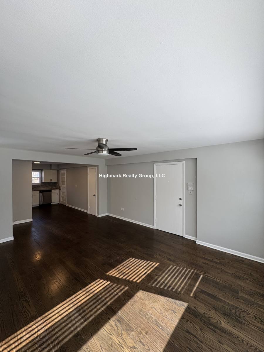Apartment for rent at 1321 W Sherwin Ave #2A, Chicago, IL 60626