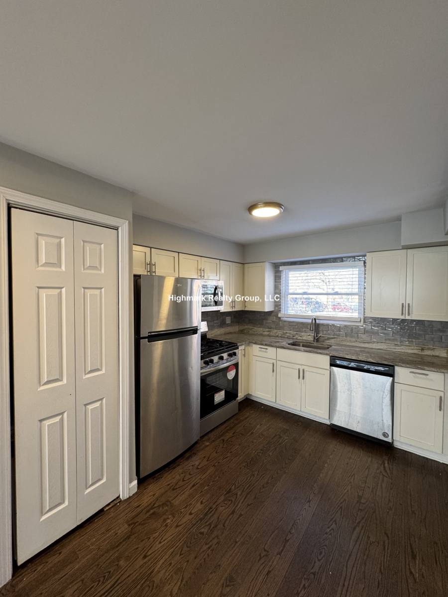 Apartment for rent at 1321 W Sherwin Ave #2A, Chicago, IL 60626