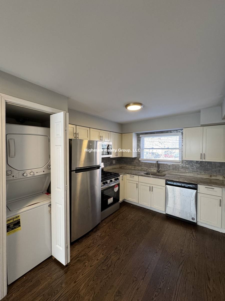 Apartment for rent at 1321 W Sherwin Ave #2A, Chicago, IL 60626
