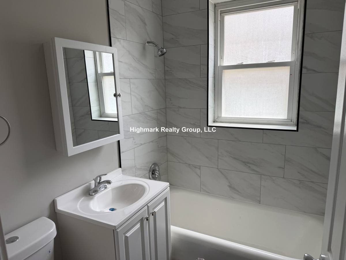 Apartment for rent at 6300 N Oakley Ave #1OA, Chicago, IL 60659