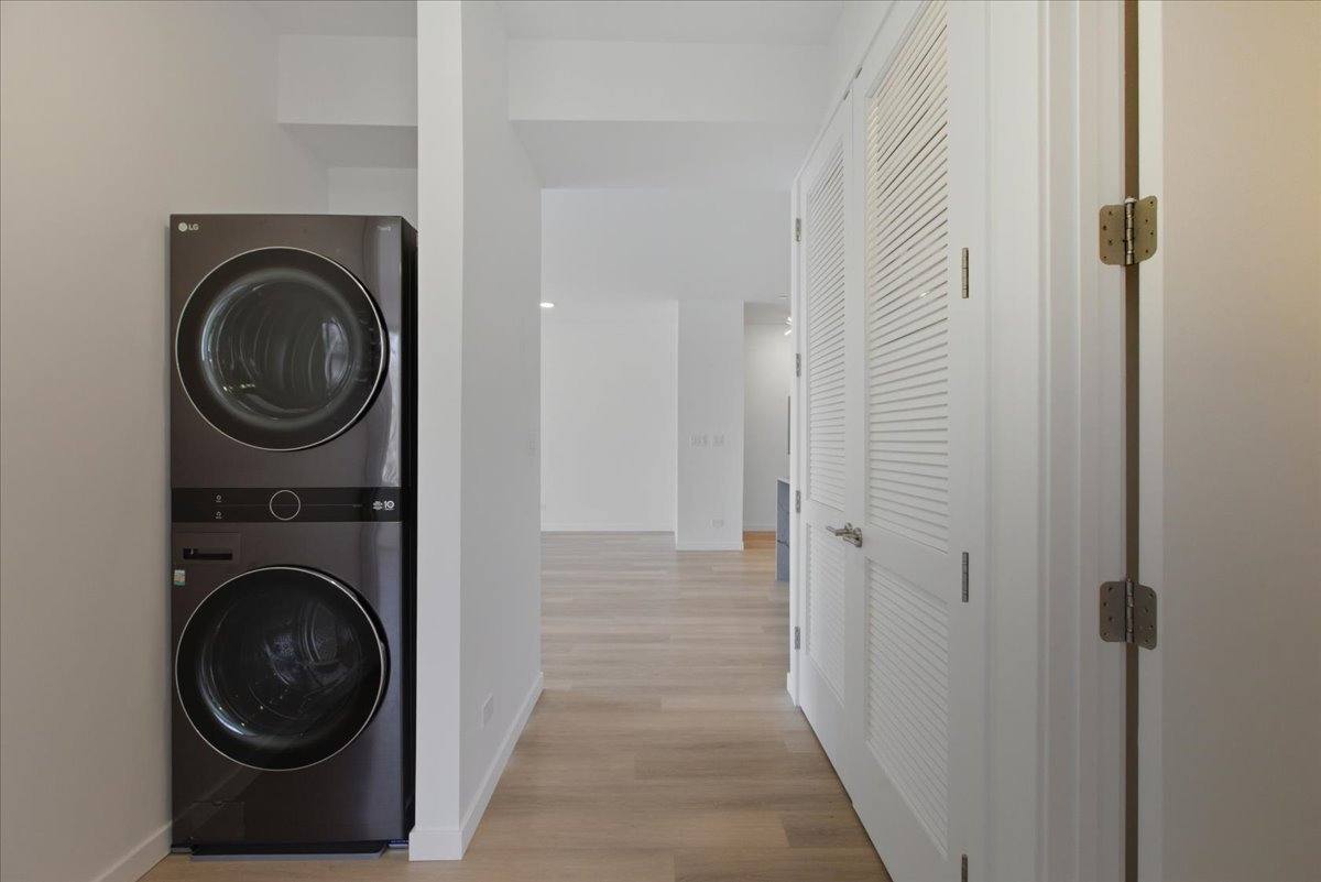 Apartment for rent at 204 S Leavitt St #302, Chicago, IL 60612