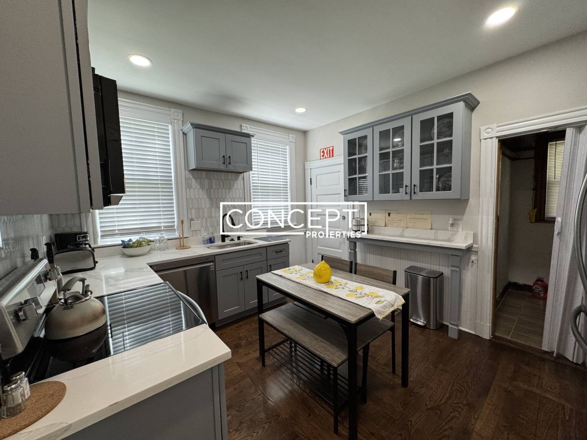 House for rent at 76 Congreve #1, Roslindale, MA 02131