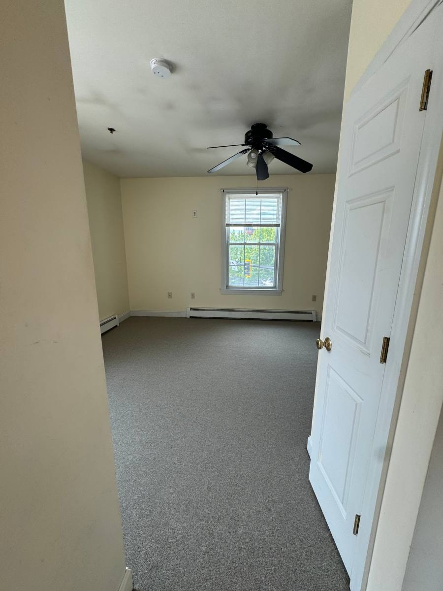 Apartment for rent at 356 E Merrimack St #5, Lowell, MA 01852