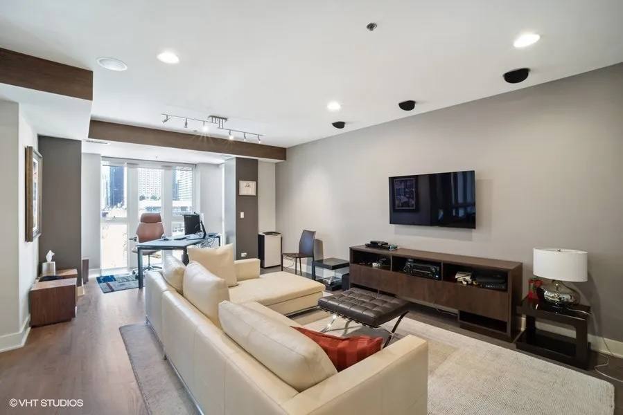 Apartment for rent at 178 N Harbor Dr #178, Chicago, IL 60601