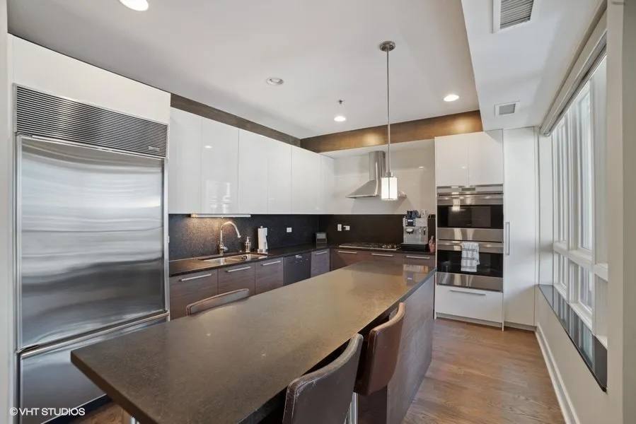 Apartment for rent at 178 N Harbor Dr #178, Chicago, IL 60601