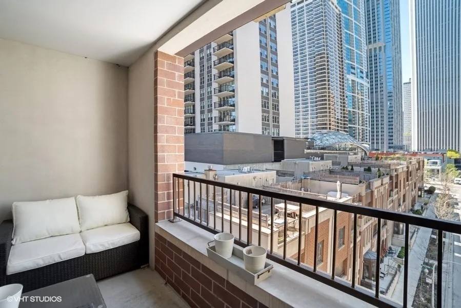 Apartment for rent at 178 N Harbor Dr #178, Chicago, IL 60601