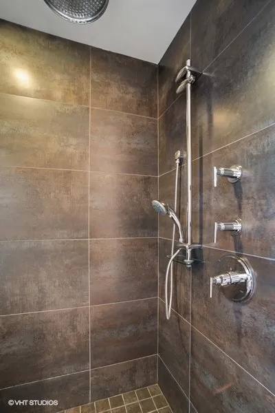 Apartment for rent at 178 N Harbor Dr #178, Chicago, IL 60601