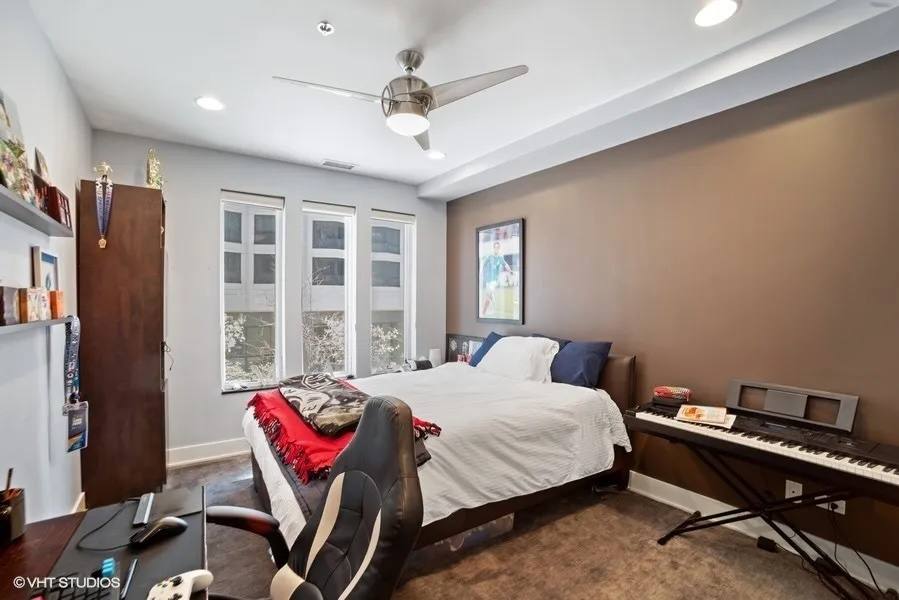 Apartment for rent at 178 N Harbor Dr #178, Chicago, IL 60601