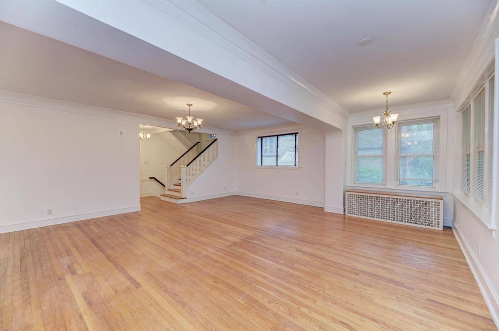 Apartment for rent at 6833 S Cregier Ave, Chicago, IL 60649