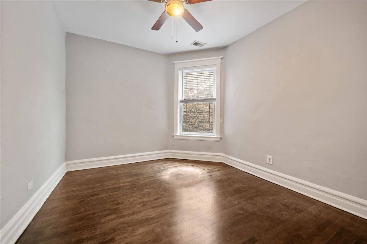 Apartment for rent at 5331 N Winthrop Ave #3, Chicago, IL 60640
