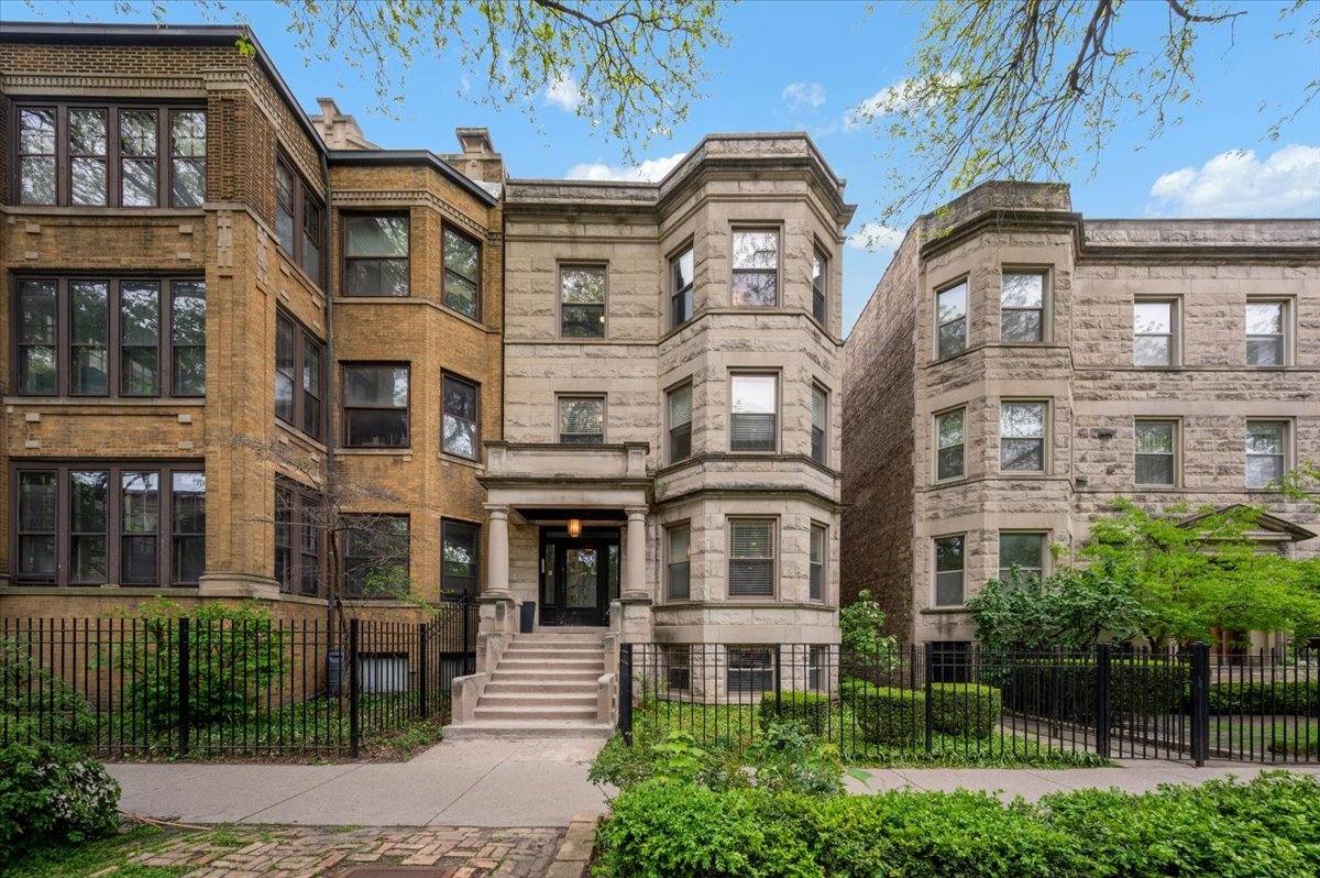 Apartment for rent at 5331 N Winthrop Ave #3, Chicago, IL 60640