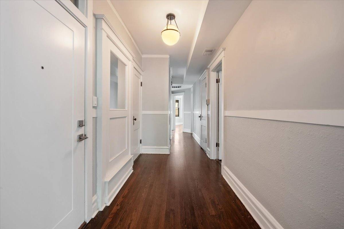Apartment for rent at 5331 N Winthrop Ave #3, Chicago, IL 60640