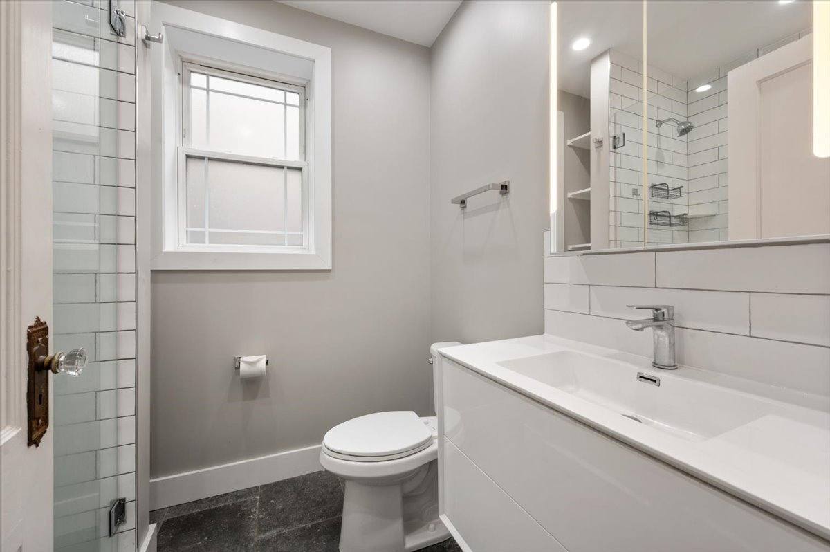 Apartment for rent at 5331 N Winthrop Ave #3, Chicago, IL 60640