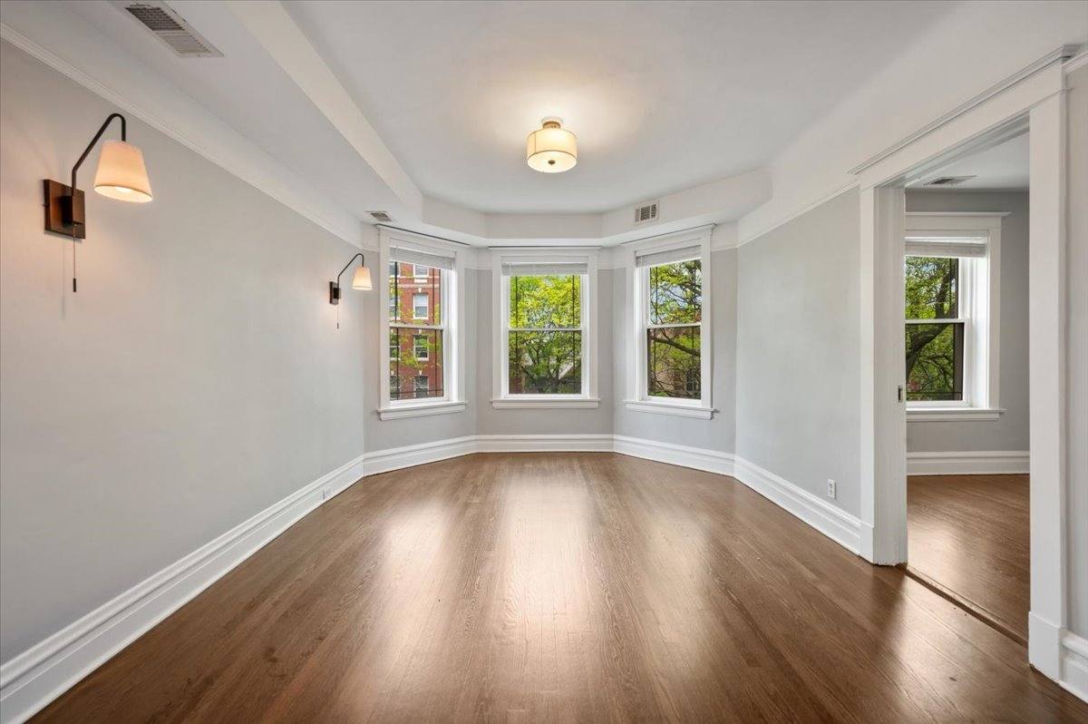 Apartment for rent at 5331 N Winthrop Ave #3, Chicago, IL 60640