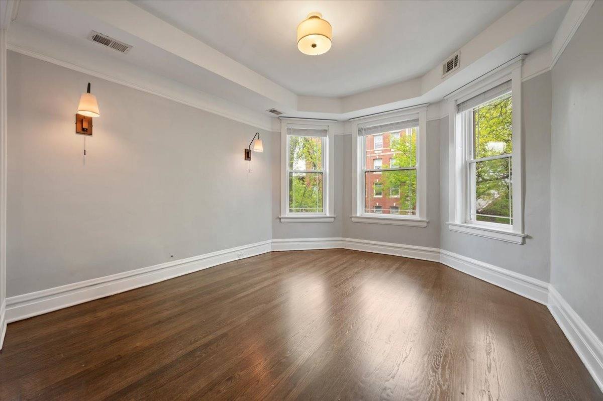 Apartment for rent at 5331 N Winthrop Ave #3, Chicago, IL 60640