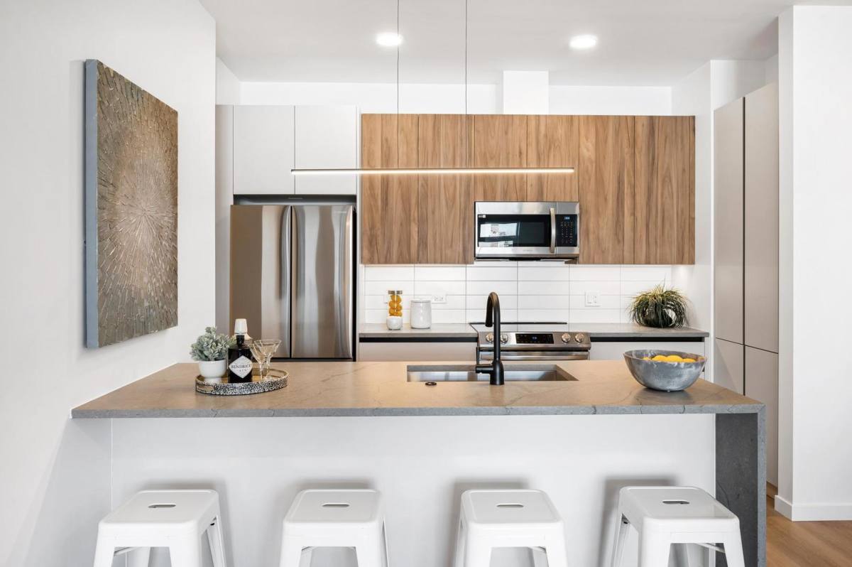 Apartment for rent at 204 S Leavitt St #204, Chicago, IL 60612