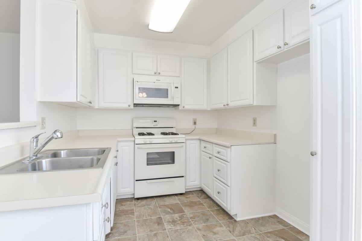 Apartment for rent at 1799 N Hollywood Way, Burbank, CA 91505