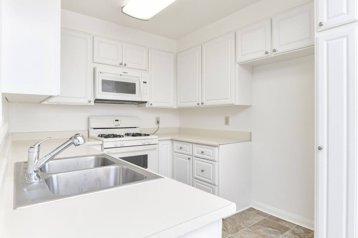 Apartment for rent at 1799 N Hollywood Way, Burbank, CA 91505