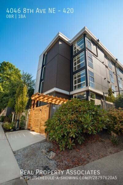 Apartment for rent at 4046 8th Ave NE #420, Seattle, WA 98105