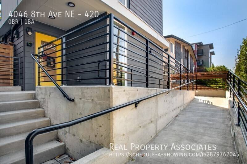Apartment for rent at 4046 8th Ave NE #420, Seattle, WA 98105