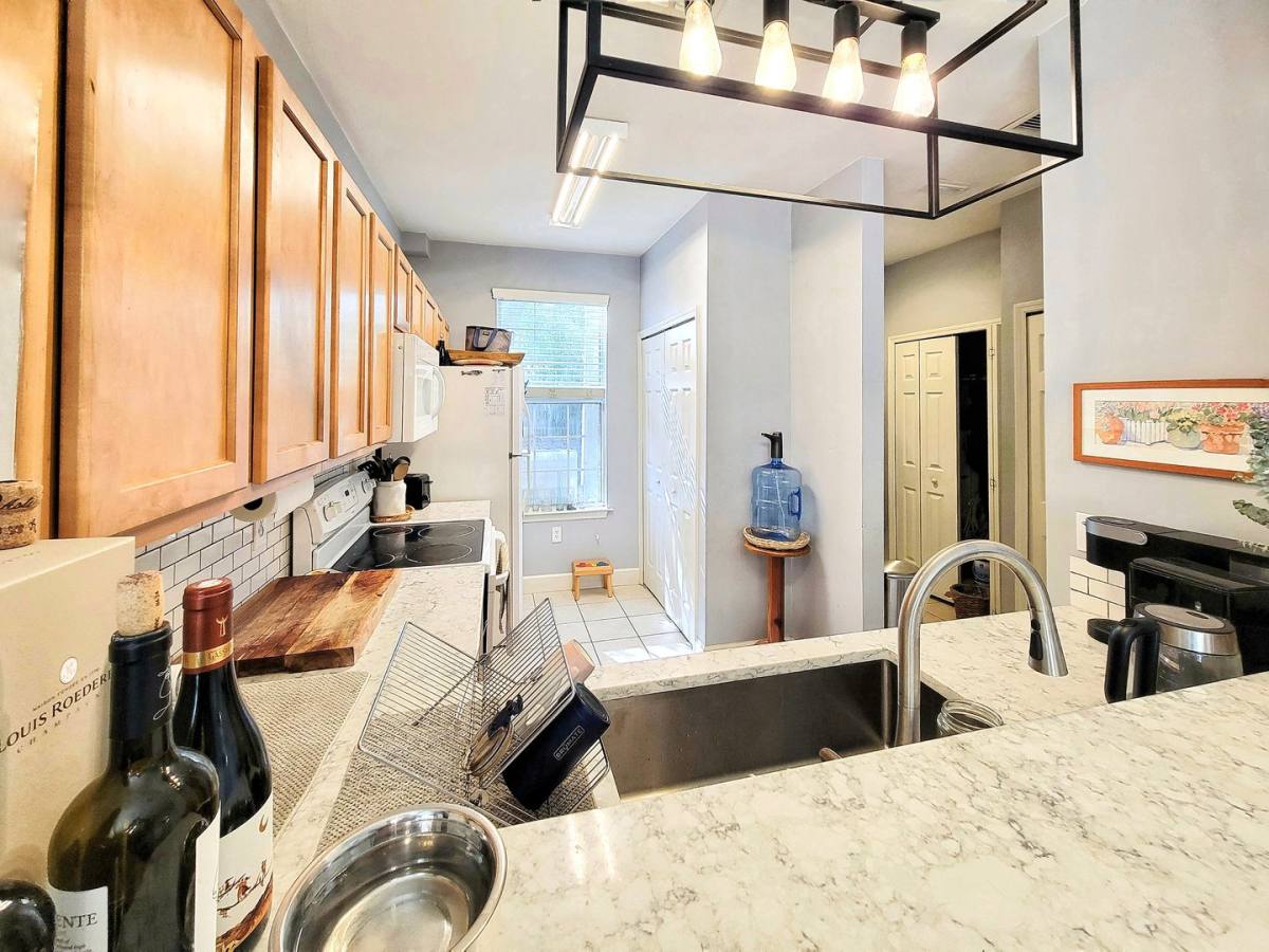 Condo for rent at 901 NW 21st Ave, Gainesville, FL 32609