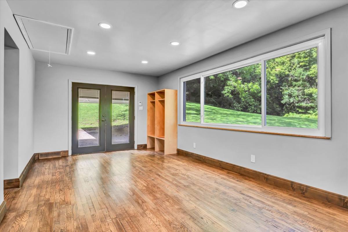 House for rent at 5004 Holston Dr, Knoxville, TN 37914