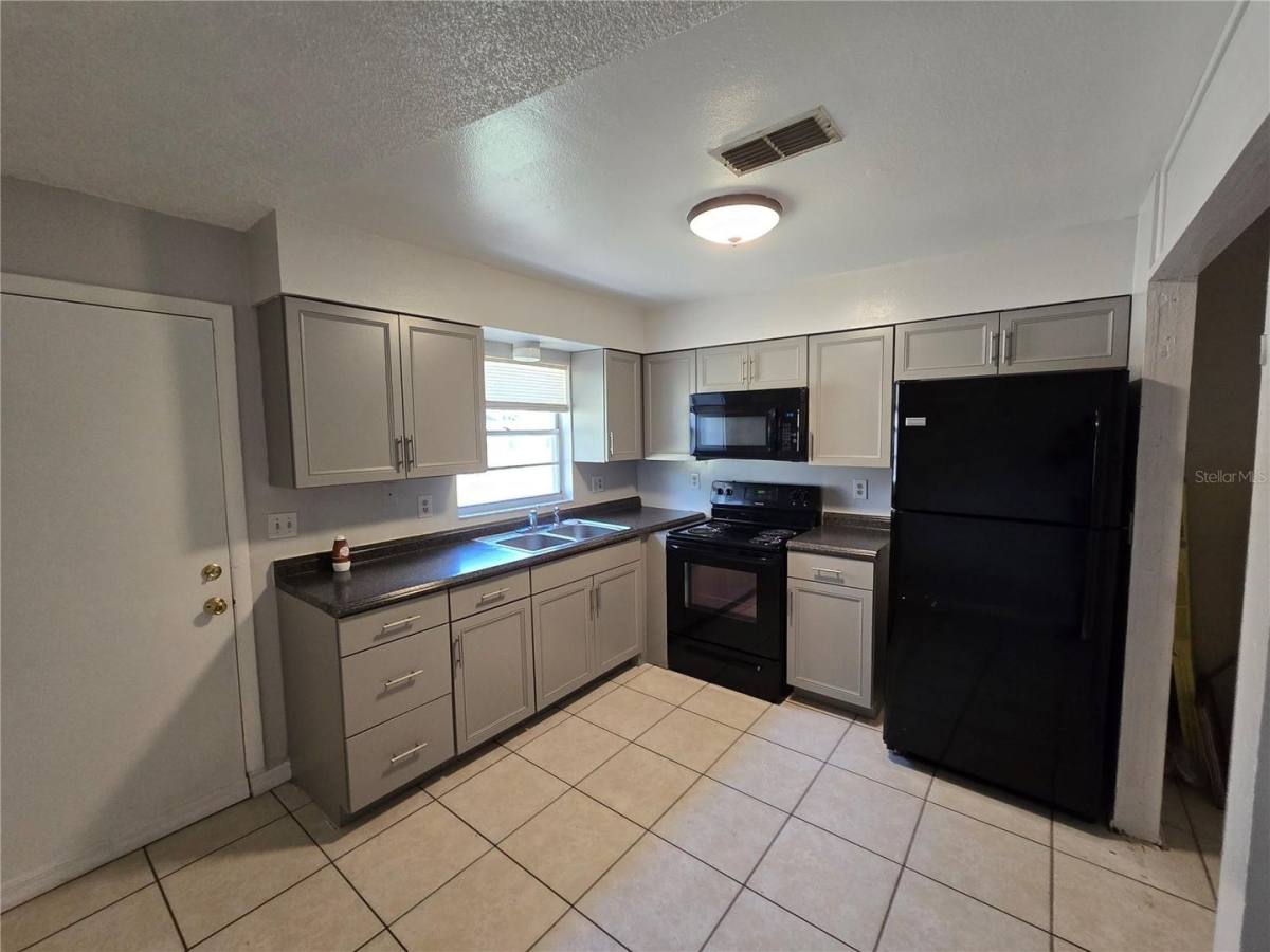 Apartment for rent at 5665 Struthers Court, Winter Haven, FL 33884